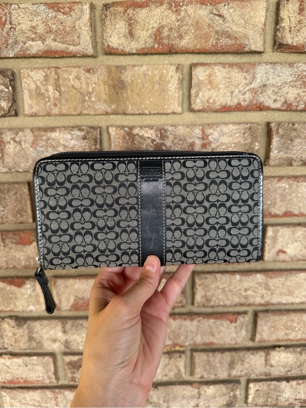 Coach Signature Canvas Zip Wallet in Black/Gray